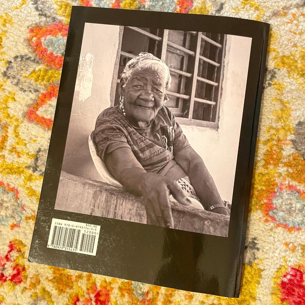 Caras Lindas de Colombia/Beautiful Faces of Colombia - Hardcover - AUTOGRAPHED Copy