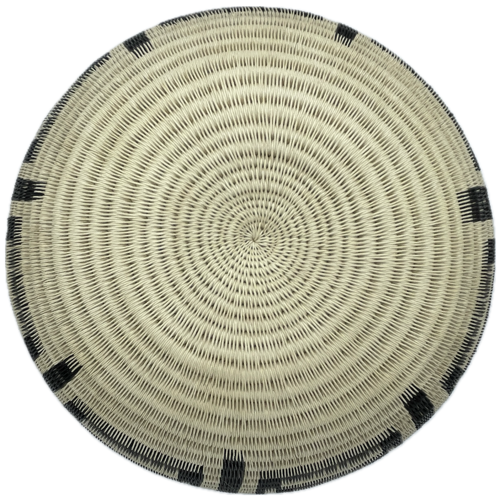Woven Werregue Vase handmade in Colombia. Black and Beige. Bottom view.