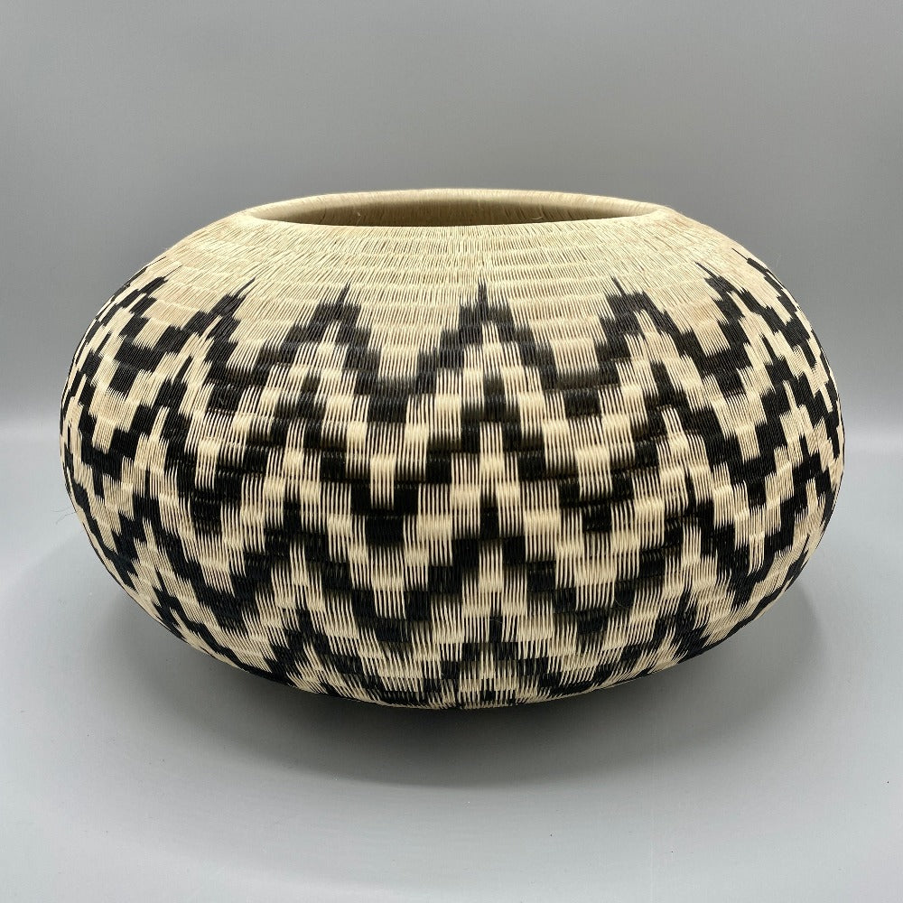 Wounaan fine art bowl vase basket.  Black mountain design. Handmade in Colombia.